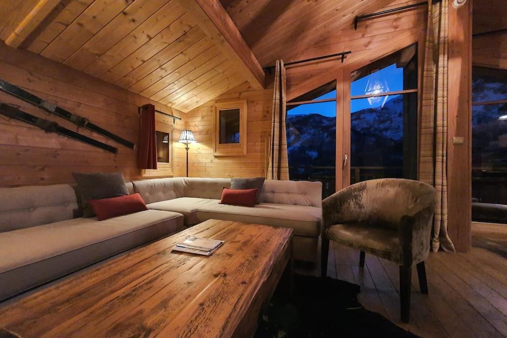 Cosy 4 Bedroom Chalet With Hot Tub Saint-Marcel  Ngoại thất bức ảnh
