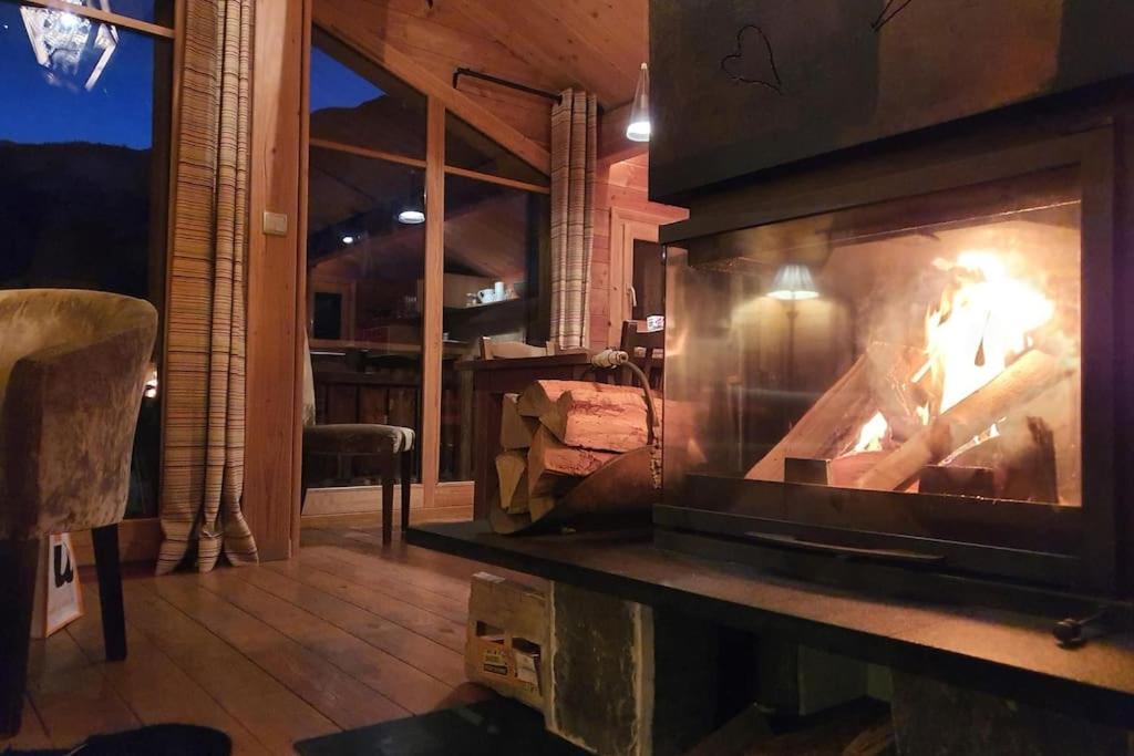 Cosy 4 Bedroom Chalet With Hot Tub Saint-Marcel  Ngoại thất bức ảnh