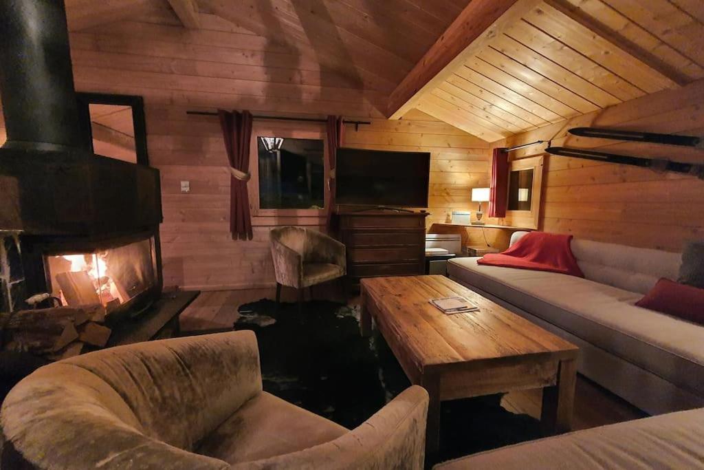 Cosy 4 Bedroom Chalet With Hot Tub Saint-Marcel  Ngoại thất bức ảnh