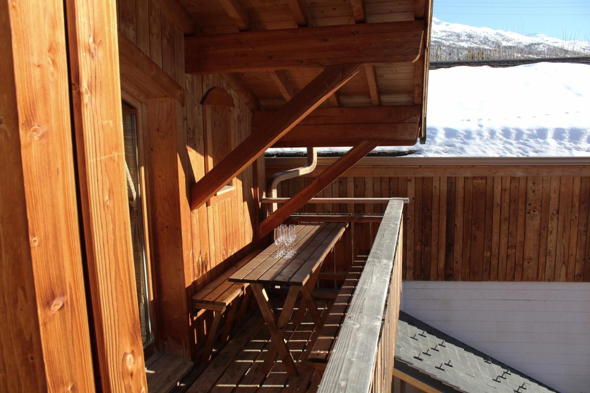 Cosy 4 Bedroom Chalet With Hot Tub Saint-Marcel  Ngoại thất bức ảnh