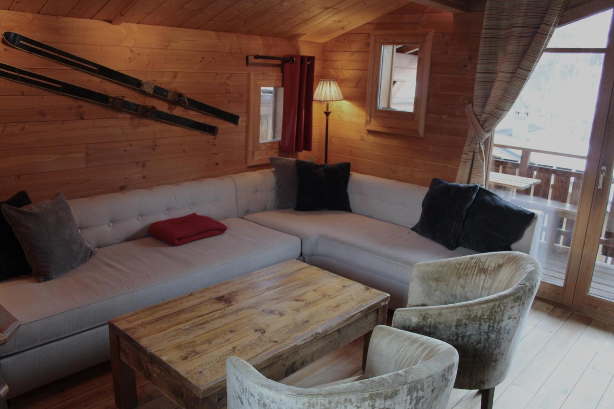Cosy 4 Bedroom Chalet With Hot Tub Saint-Marcel  Ngoại thất bức ảnh